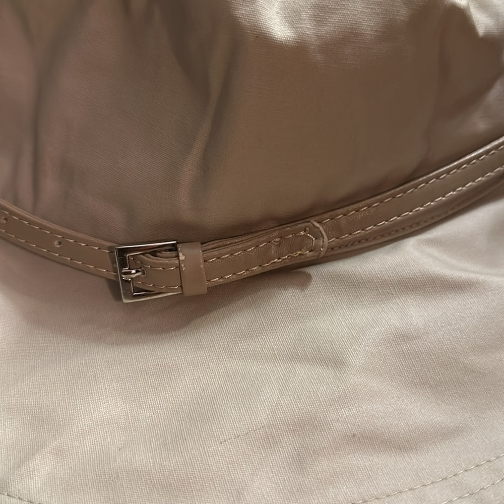 Cream colored rain bucket hat Obagi medical - Picture 2 of 8